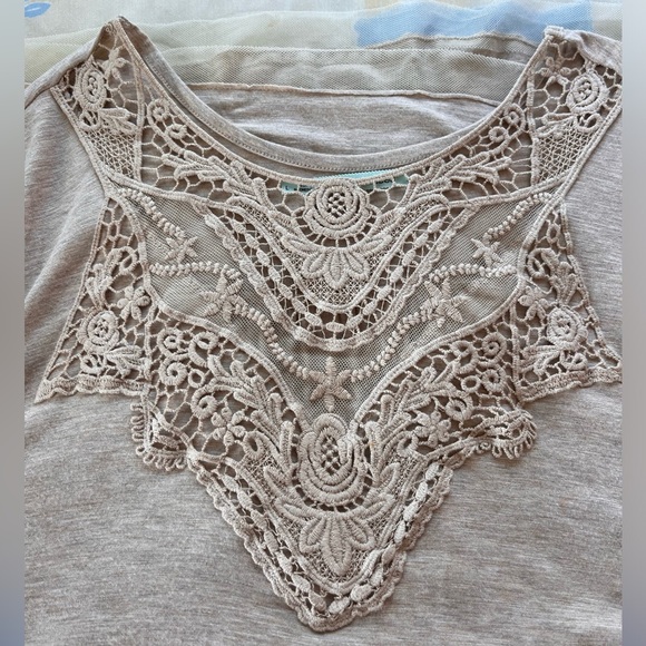 Maurices Appliqué Tan Heather Top size L - Picture 1 of 7